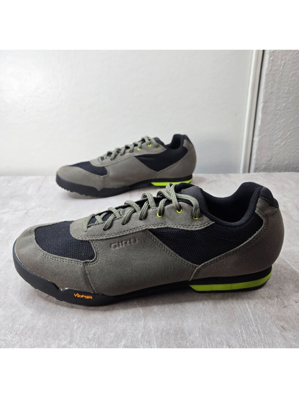 Giro Vibram Cycling Shoes Men 13.5 Black Green Indoor Bike Riding Lace Up Boots